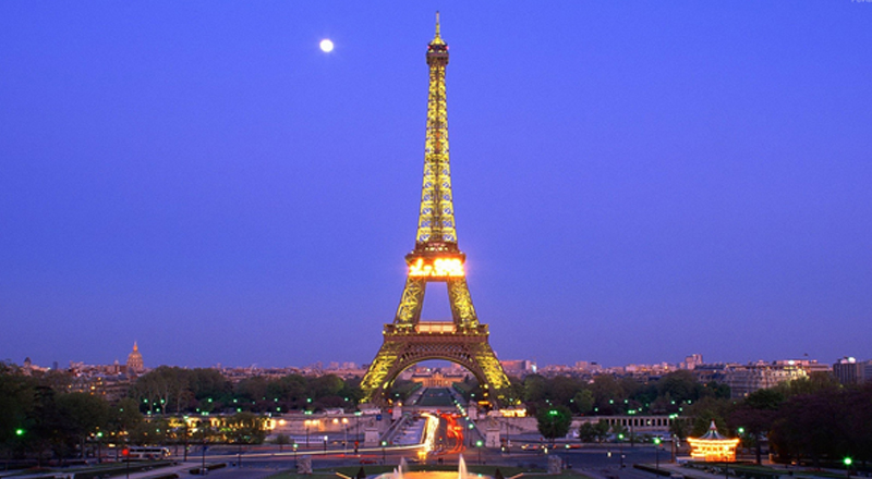 Torre Eiffel protegida con cristal