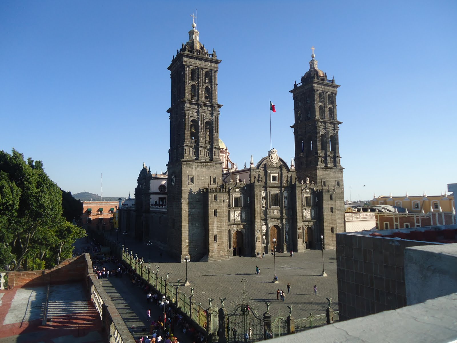 Puebla: Ciudad histórica con potencial turístico.