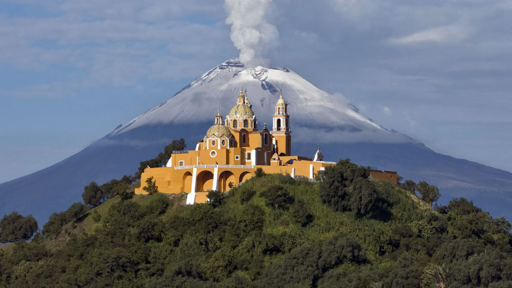 Puebla: Ciudad histórica con potencial turístico.
